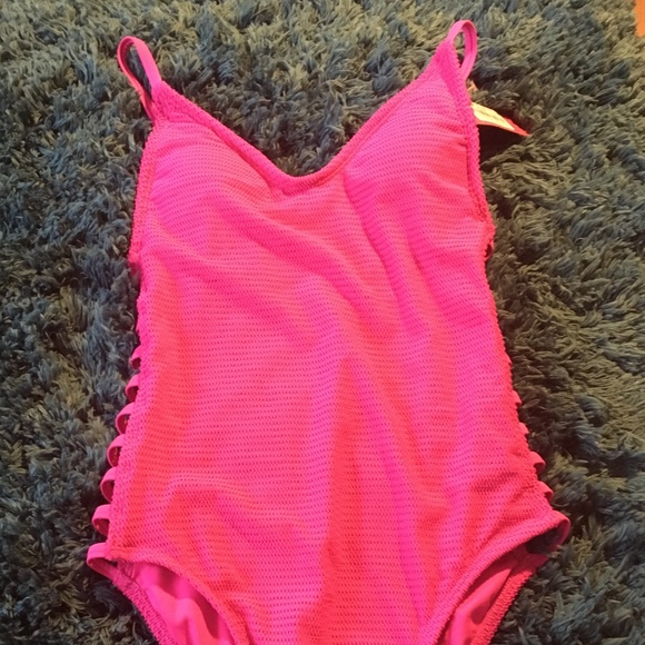 Xhilaration Textured Strappy Side 1 piece XS (0-2) - Picture 2 of 4